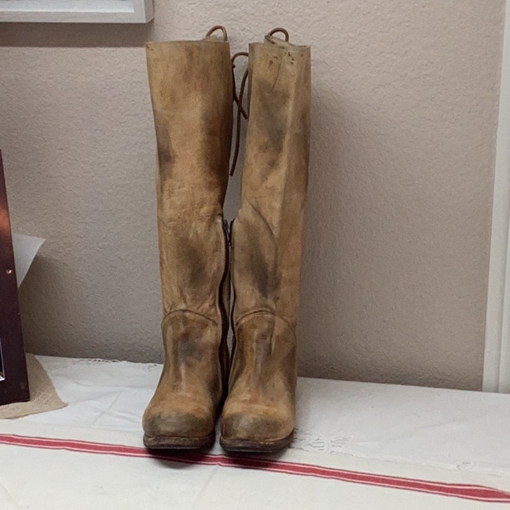 Bed/stu boots